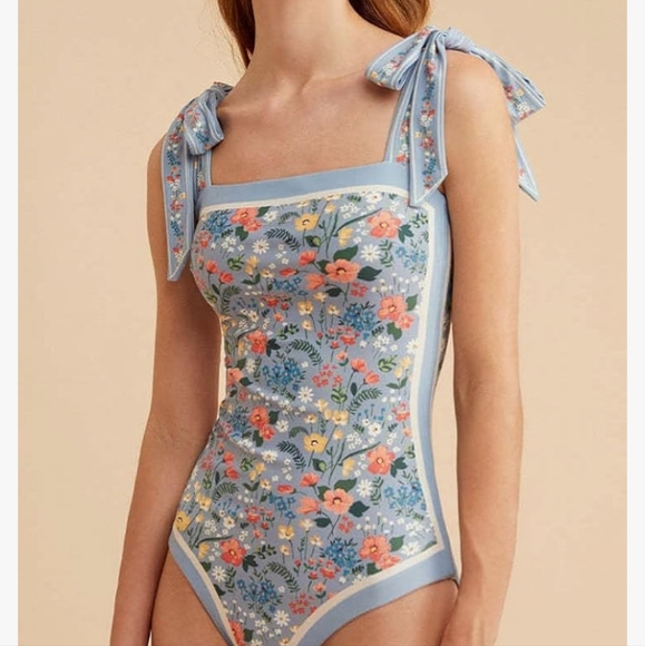 Size small nwt - Picture 2 of 13